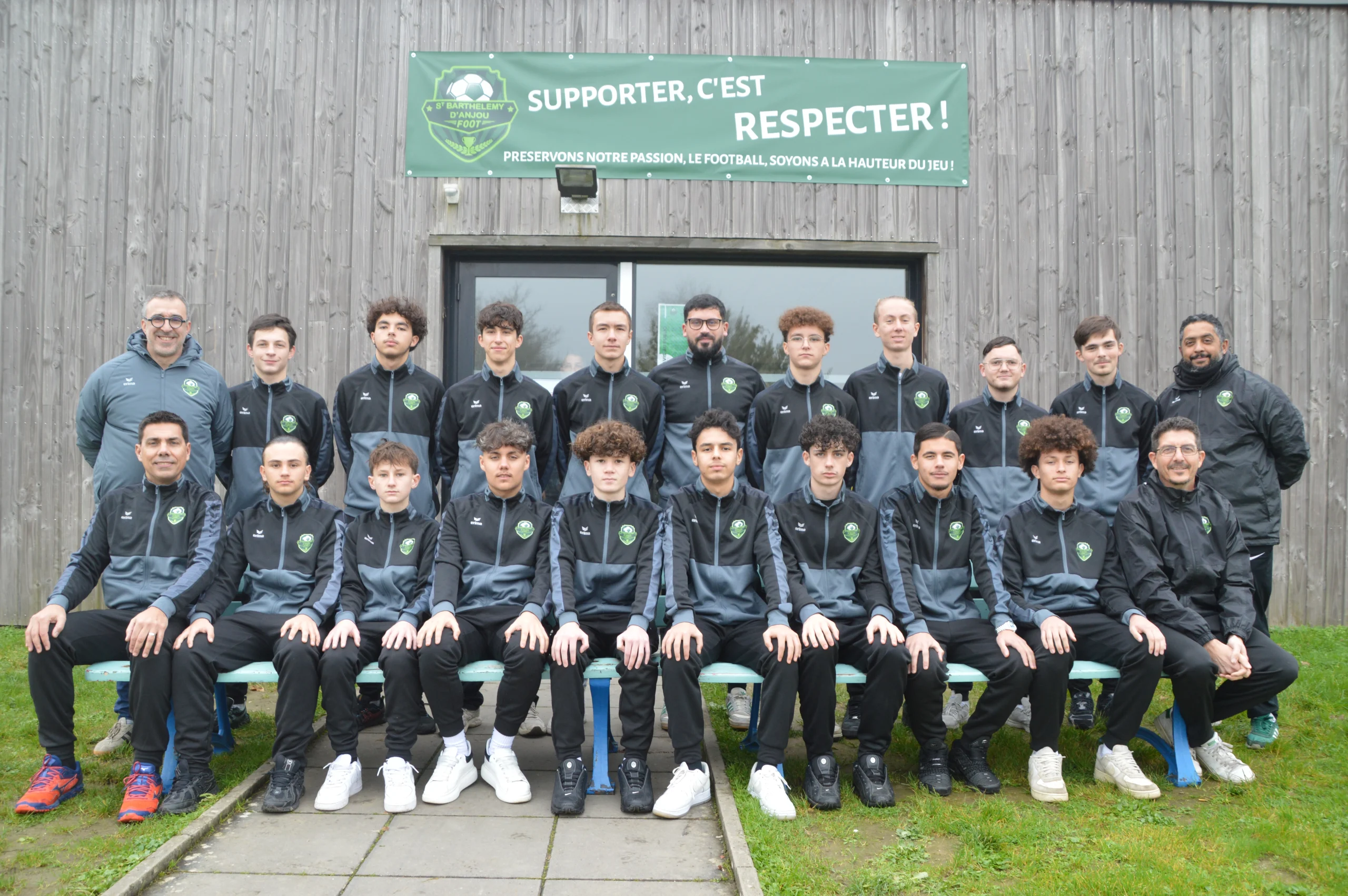 U17